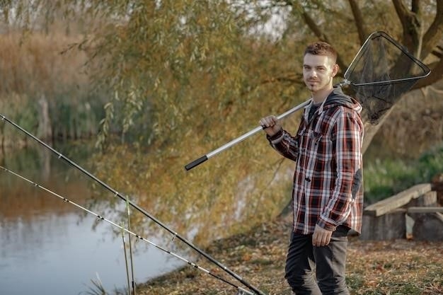 Pêcher – łowić ryby – Francuskie koniugacje czasowników